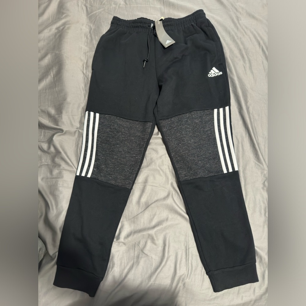 NWT Adidas 3 Stripes Jogger Sweatpants Black Drawstring Pockets Mens